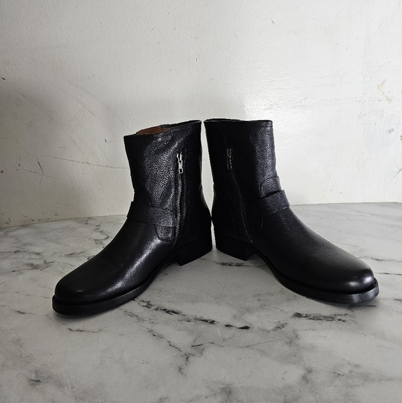 Frye Vicky Engineer Black Leather Moto Ankle Boots 9.5 New With Box - Picture 5 of 7